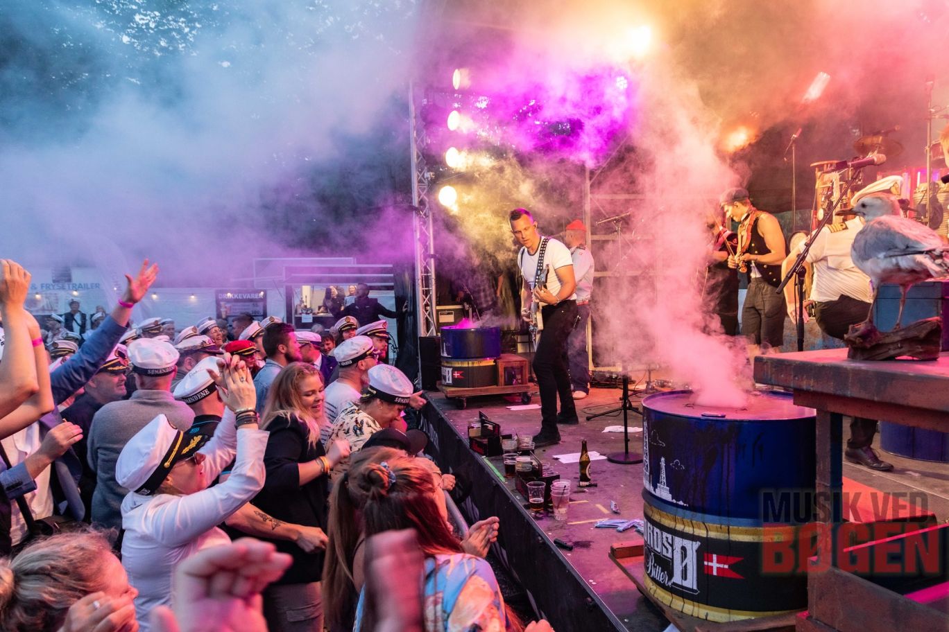 Sømændene scene og publikum. Foto Jan Nanfeldt